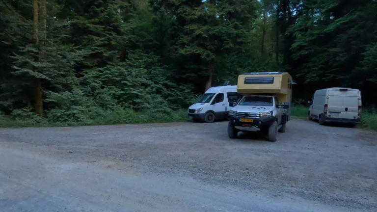 wildkamperen met camper in de laatste kilometers in Slovenië