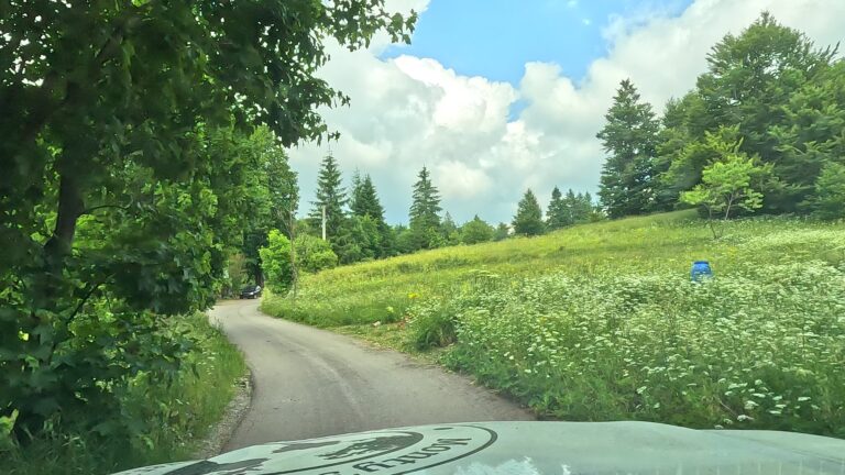 Avonturen in Kroatië betekenen soms veertig kilometer terugrijden over dezelfde gravelweg.