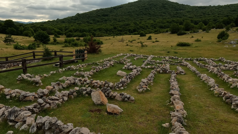Pan's labyrinth in Pećinski Park Grabovača
