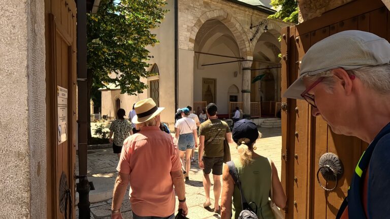 Moskee Gazi Husrev-beg tijdens camperreis in Bosnië