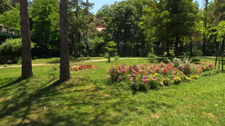 Rivierpark in Jajce langs de Pliva